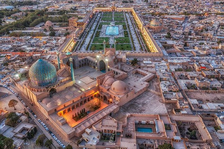 ایران جان به اصفهان رسید